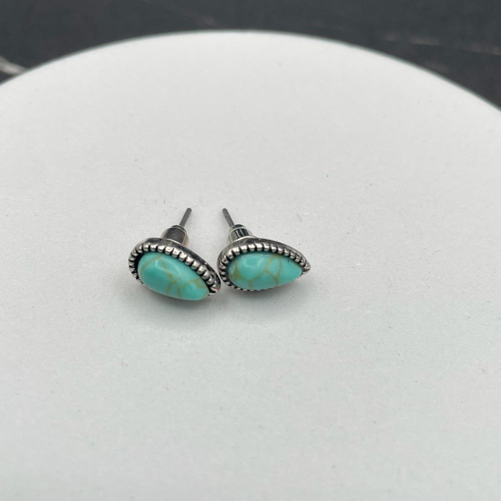 Vintage Silver-Tone Classic Fashion Faux Turquoise Teardrop Stud Earrings - Picture 3 of 9